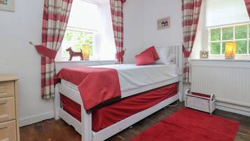 4 bedrooms, individually decorated, individually furnished, free WiFi