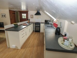 Máy rửa bát, dụng cụ nấu nướng/bát dĩa/dao nĩa 