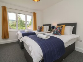 4 bedrooms, individually decorated, individually furnished, free WiFi