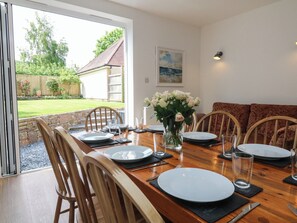 Dining - Wendy's Cottage (Minehead)