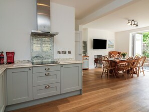 Dining - Wendy's Cottage (Minehead)