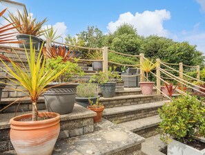 Property grounds - 220 Cae Du (Pwllheli)