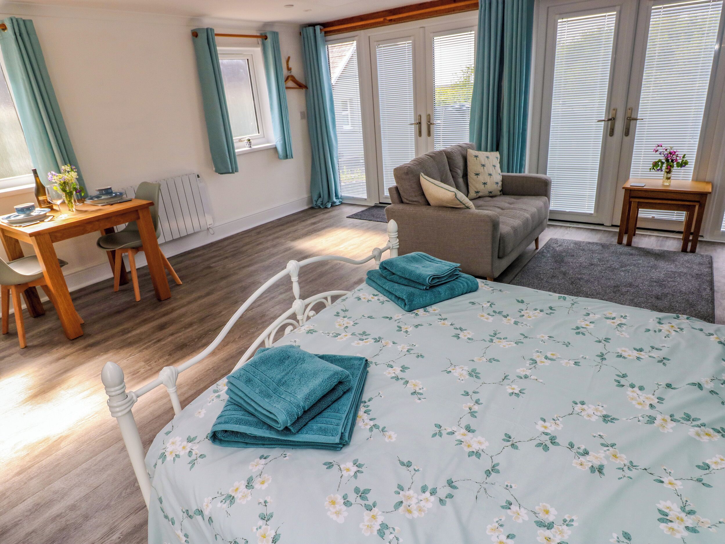1 chambre, décoration personnalisée, ameublement personnalisé