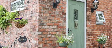 Cottage | Exterior detail