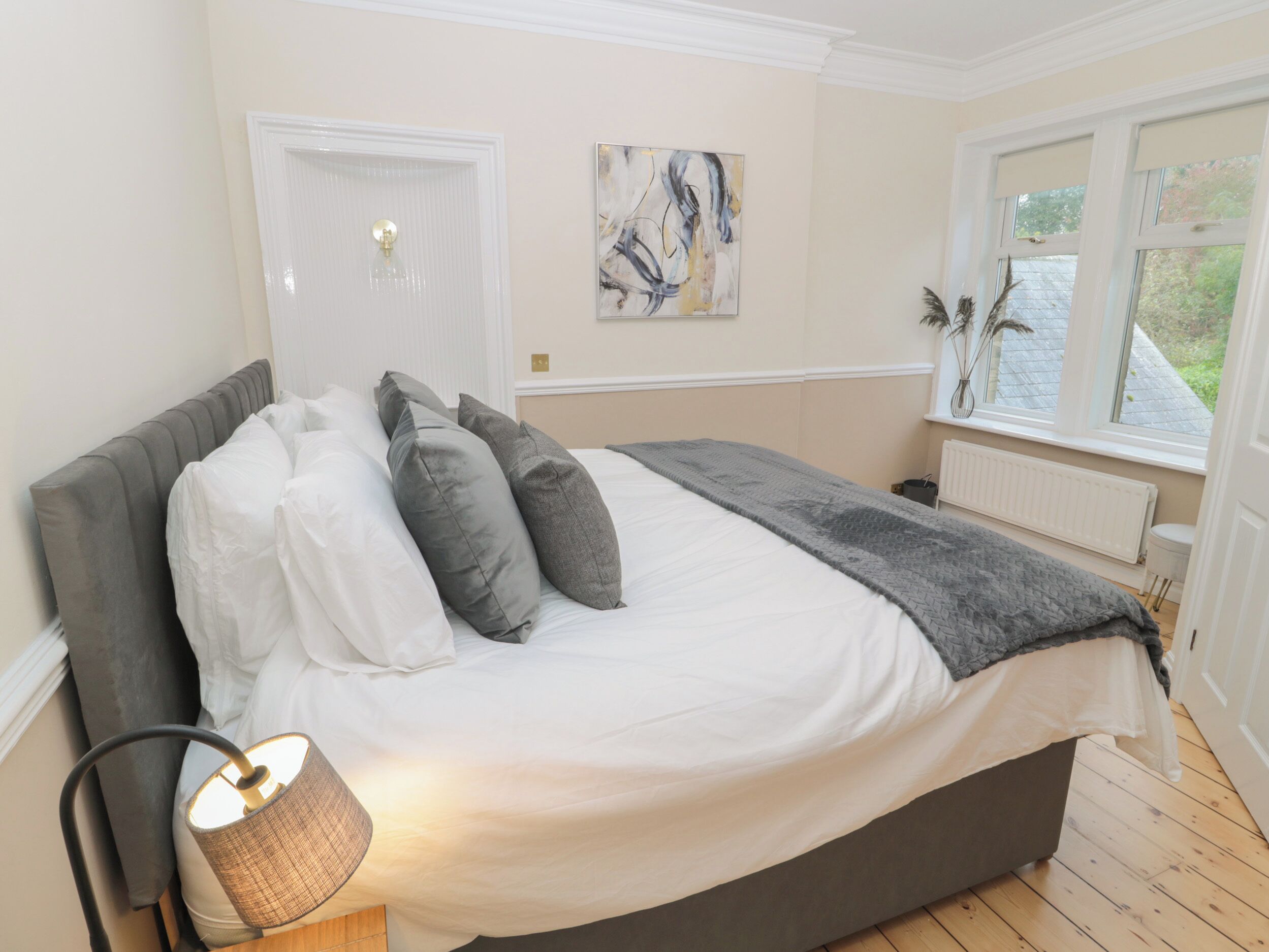 5 bedrooms, WiFi (free), individually decorated, individually furnished
