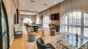 Interior - Wfh-friendly Studio in Downtown Newark (Newark)