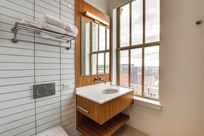 Interior - Wfh-friendly Studio in Downtown Newark (Newark)