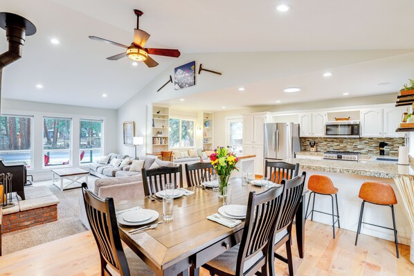 House (3 Bedrooms) | Interior