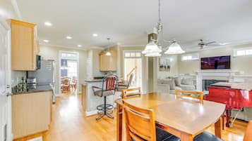 House (4 Bedrooms) | Interior