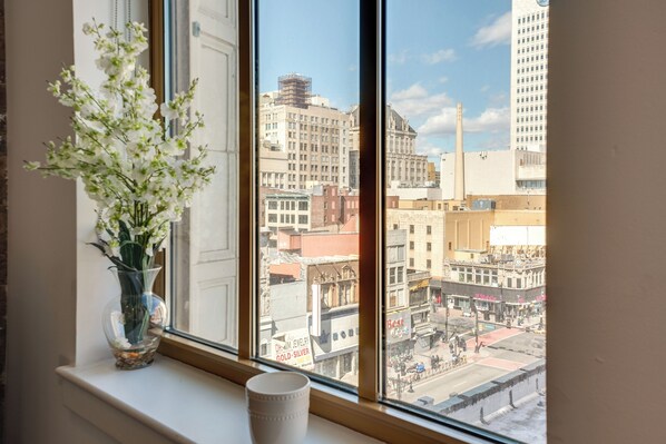 Interior - Downtown Studio Near Medical Centers in Newark! (Newark)