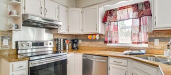 Pet-friendly Home w/ Pool & BBQ in Largo