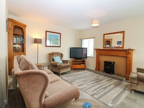 Cottage | Living area - The Breakers (Ellon)
