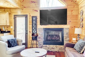 TV, fireplace, video game console - 2 Mi to Dtwn Gatlinburg: Mountain Cabin w/ Hot Tub (Gatlinburg)