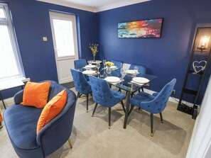 Cottage | Front of property - Shirleys (Stratford-upon-Avon)