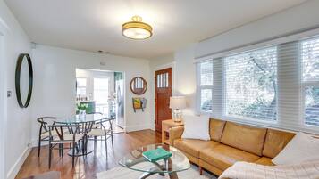 Cottage (2 Bedrooms) | Interior
