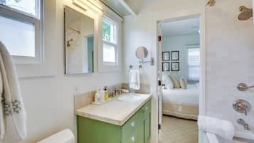 Cottage (2 Bedrooms) | Interior