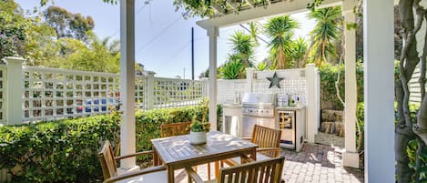Cottage (2 Bedrooms) | Front of property