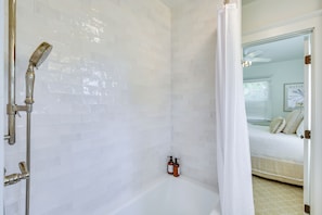 Cottage (2 Bedrooms) | Interior - Yard & Grill! Cottage Near Balboa Park & Comic-con (San Diego)