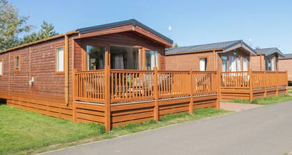 Acorn Lodge
