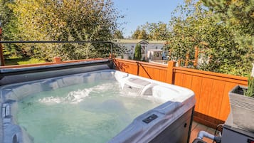Bathtub spa outdoor