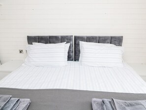 2 bedrooms, individually decorated, individually furnished, free WiFi - Acorn Lodge (Morpeth)