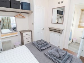 2 bedrooms, individually decorated, individually furnished, free WiFi
