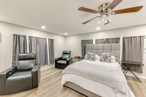 Apartment (0 Bedroom) | Interior