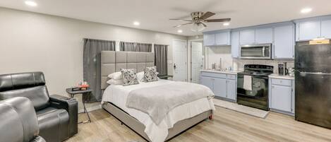 Apartment (0 Bedroom) | Front of property