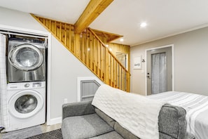 House (1 Bedroom) | Interior