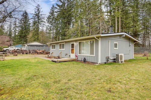 6 Mi to Lake Meridian Park: Auburn Home w/ Yard