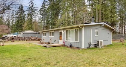 6 Mi to Lake Meridian Park: Auburn Home w/ Yard