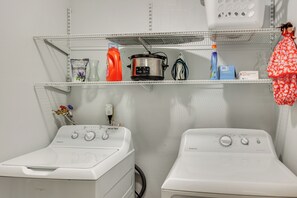 House (3 Bedrooms) | Interior - 6 Mi to Lake Meridian Park: Auburn Home w/ Yard (Auburn)