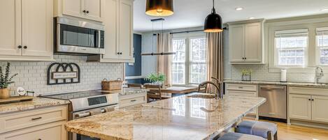 House (4 Bedrooms) | Front of property