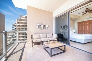 Property grounds - Las Palomas Phase I Topaz 803 Exceptional Oceanview 2BR 2BA Unit. (Puerto Peñasco)