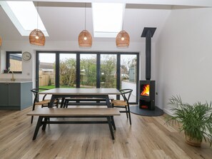 Dining - 11 Capel Farm (Holyhead)