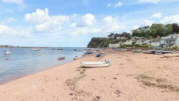 ใกล้ชายหาด