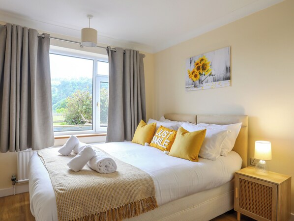 4 bedrooms, individually decorated, individually furnished, free WiFi