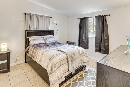 Work, Play & Relax: Home w/ Yard in Lancaster!