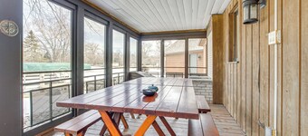 Lake Winnebago Family Retreat: Dock & Deck!