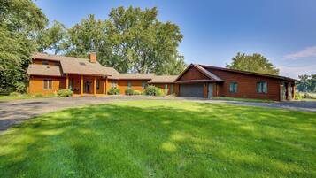 House (4 Bedrooms) | Front of property