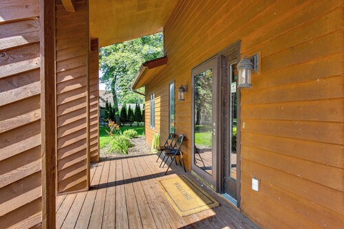 Lake Winnebago Family Retreat: Dock & Deck!