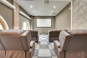 Interior - Central Studio w/ Community Perks in Newark! (Newark)
