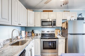 Apartment (2 Bedrooms) | Interior - Scenic Oceanfront Condo in Myrtle Beach! (Myrtle Beach)