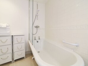 Shower - Aunt Dora's (Port Isaac)