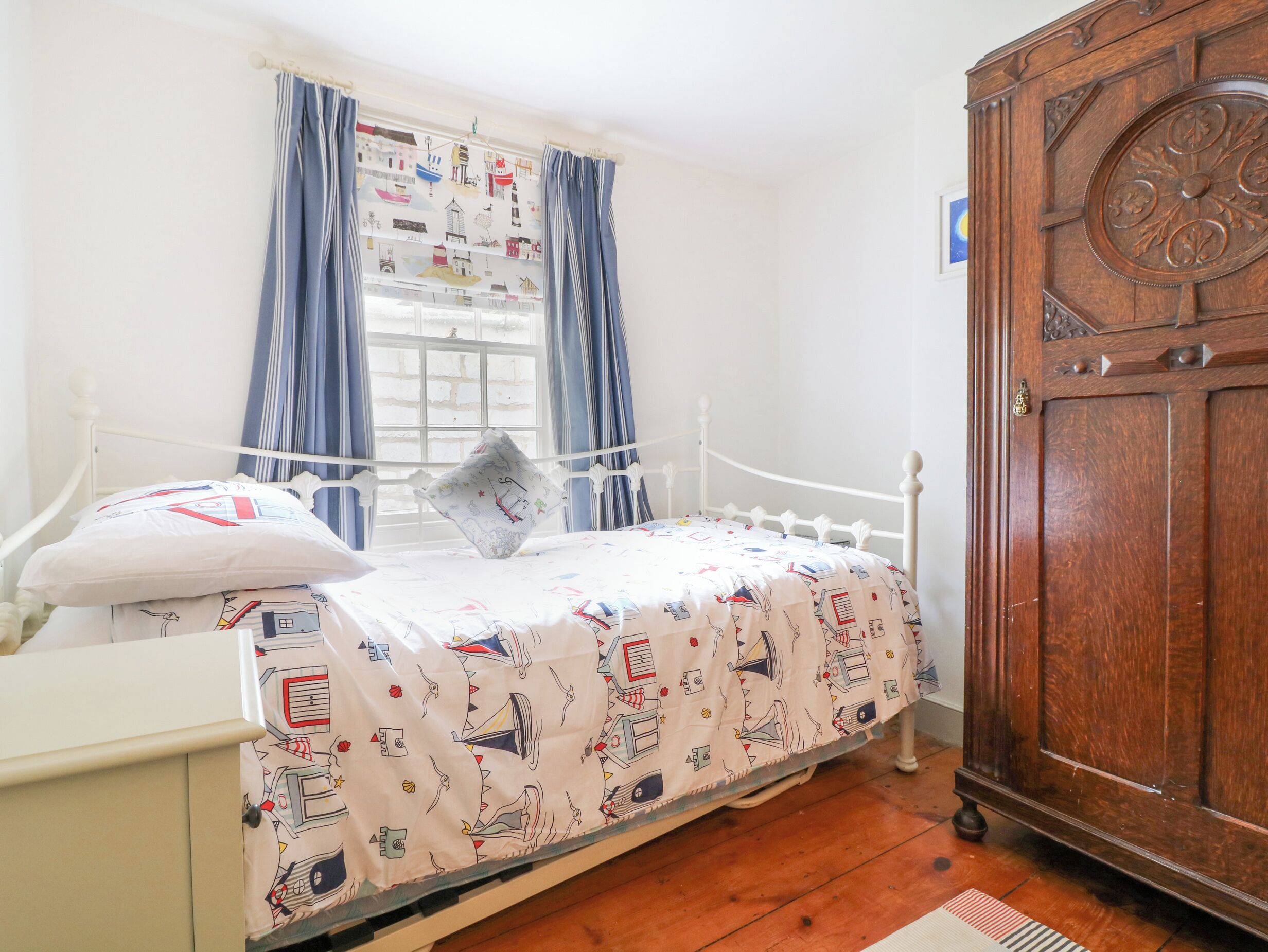 3 habitaciones, decoración personalizada y muebles diferentes 