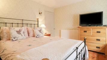 3 makuuhuonetta, yksilöllisesti sisustettu, yksilöllisesti kalustettu