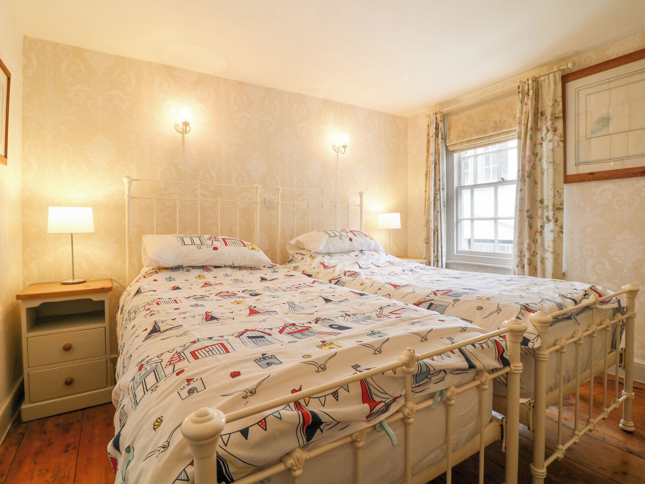 3 kamar tidur dan didekorasi berbeda-beda