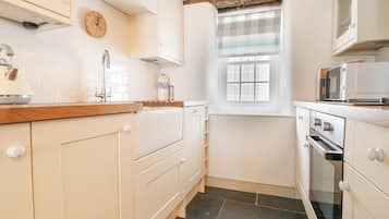 Fridge, dishwasher, electric kettle, toaster