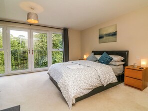 2 habitaciones, decoración personalizada y muebles diferentes