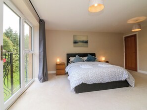 2 bedrooms, individually decorated, individually furnished, free WiFi